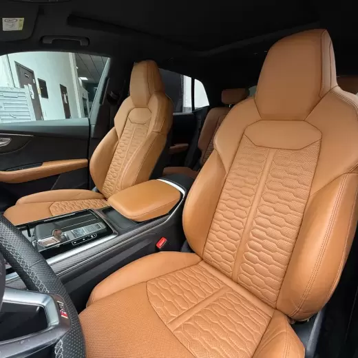 Audi RS Q8 quattro 2024